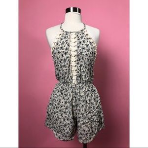 Audrey 3+1 beige blue floral romper knit detail L